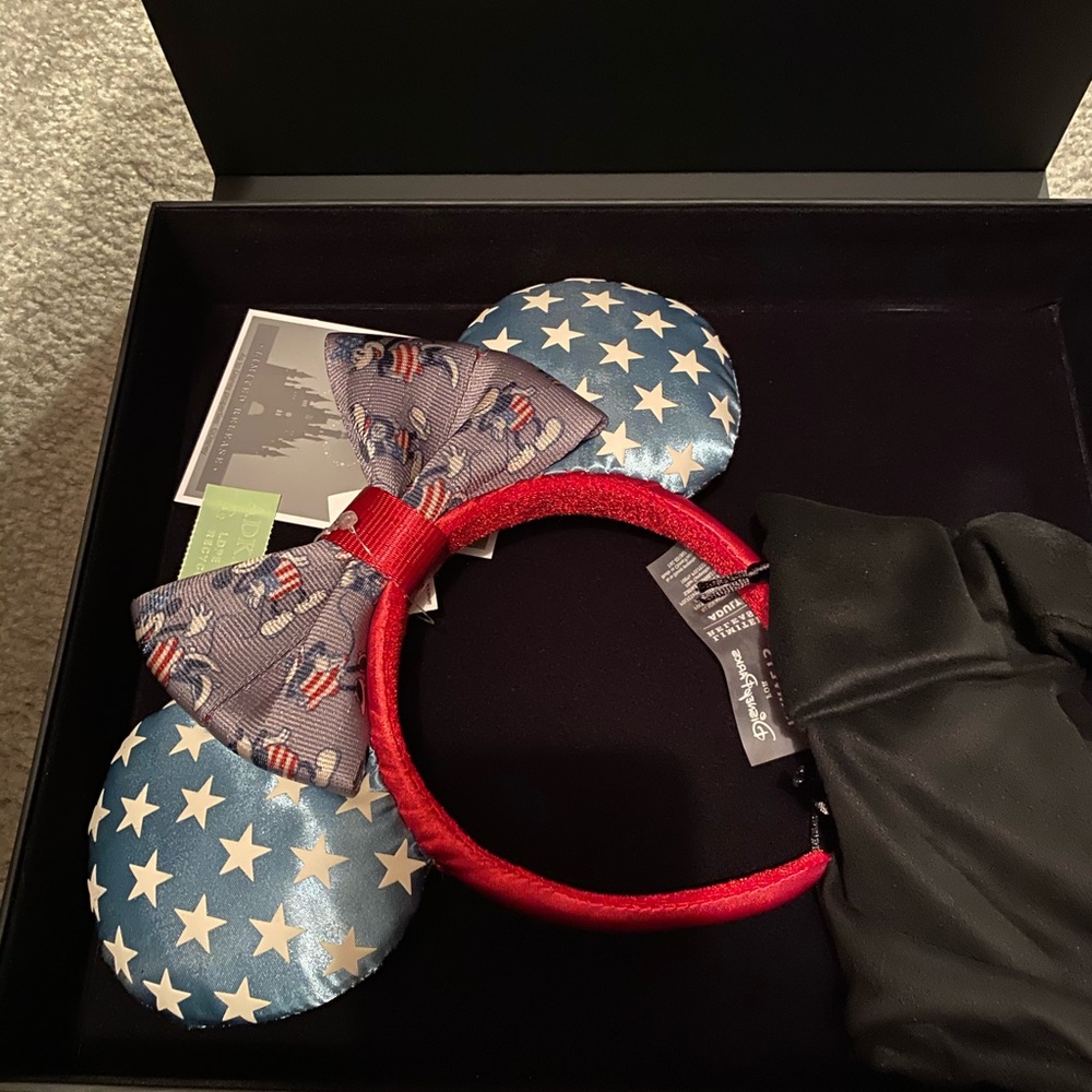 Disney Parks Harvey’s Collectors Ears